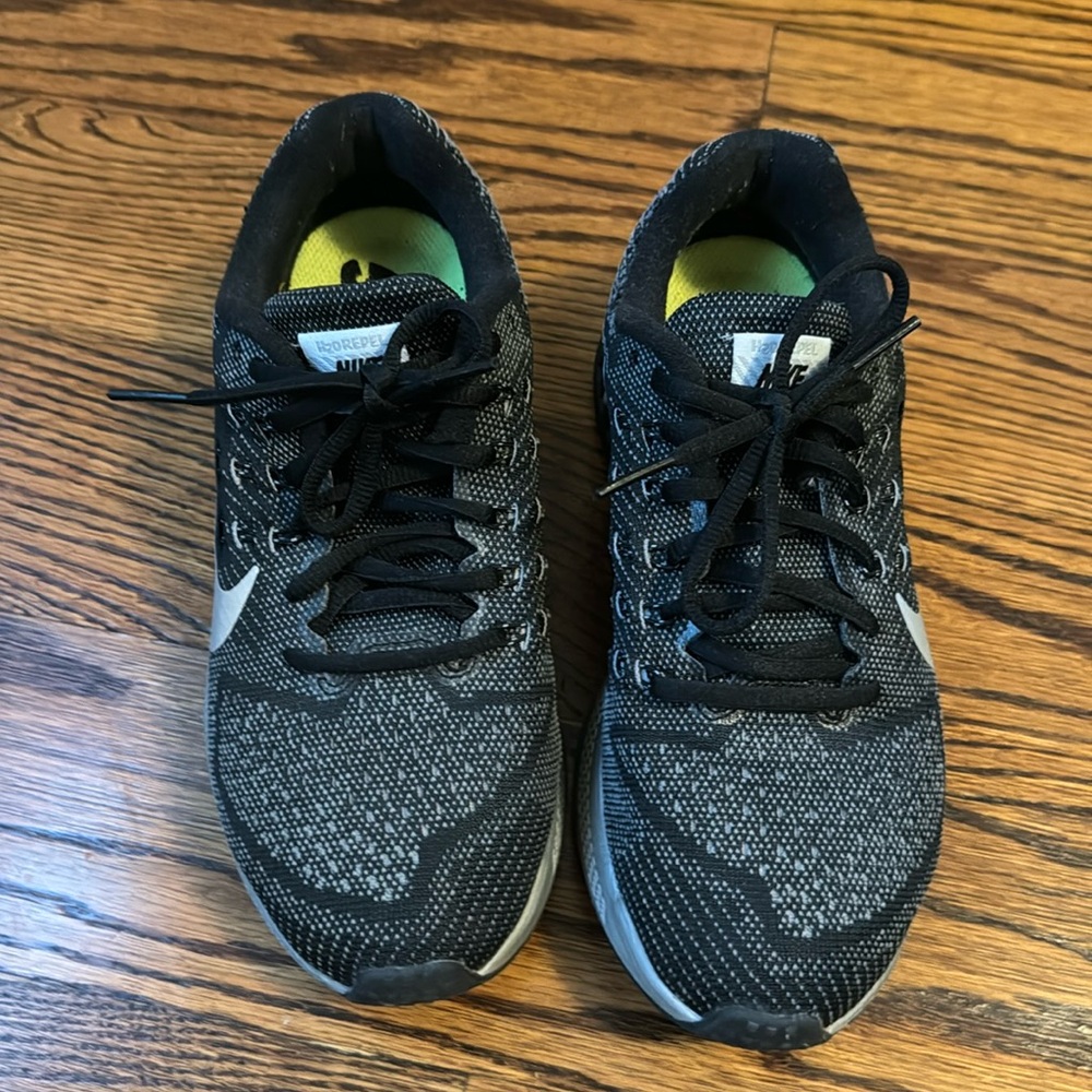 Nike Air Zoom Structure Women Size 7